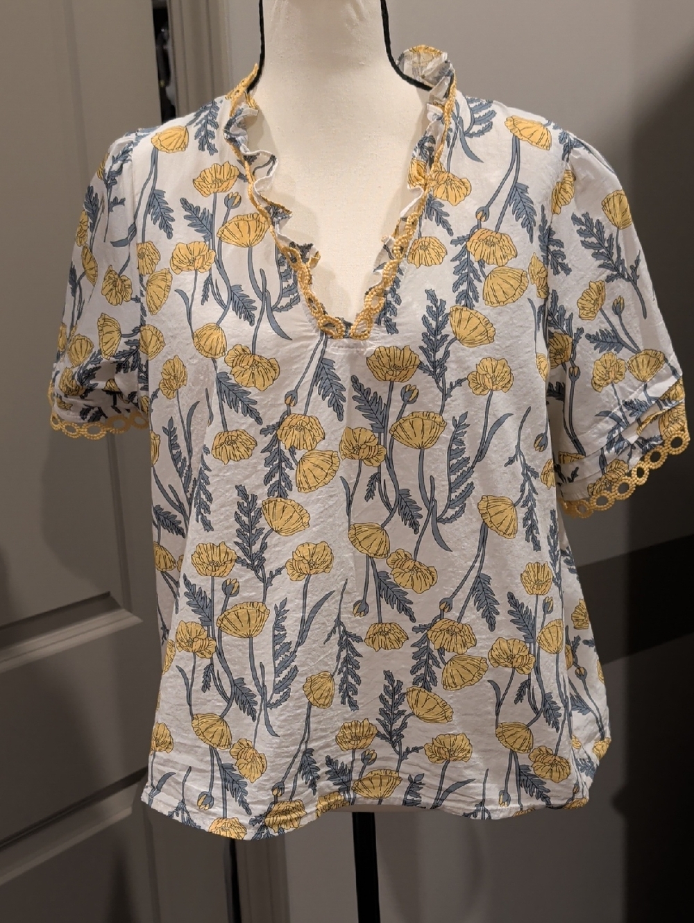 entro Yellow & Blue Floral Ruffle V-Neck Blouse